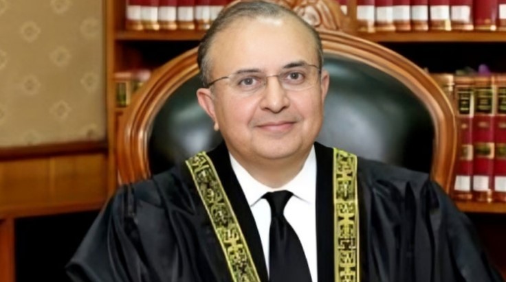 جسٹس منصور نے بطور انتظامی جج سپریم کورٹ ذمہ داریاں ادا کرنے سے معذرت کر لی