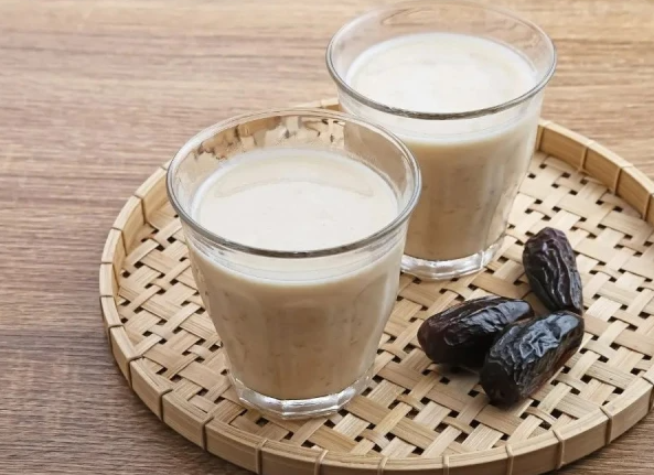سردیوں میں ایک صحت بخش اور لذیذ غذا،کھجور اور دودھ کا کومبو
