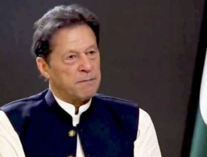 190 ملین پاؤنڈز کیس کا فیصلہ نہ سنا کر مجھے دباؤ میں لانے کی کوشش کر رہے ہیں، عمران خان