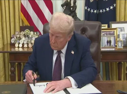 اسرائیل کے سوا امریکا نے تمام غیر ملکی امدادی پروگراموں کی نئی فنڈنگ روک دی