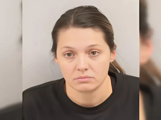 امریکا، 13 سالہ طالبعلم کیساتھ جنسی تعلقات اور بچہ پیدا کرنے پر اسکول ٹیچر گرفتار