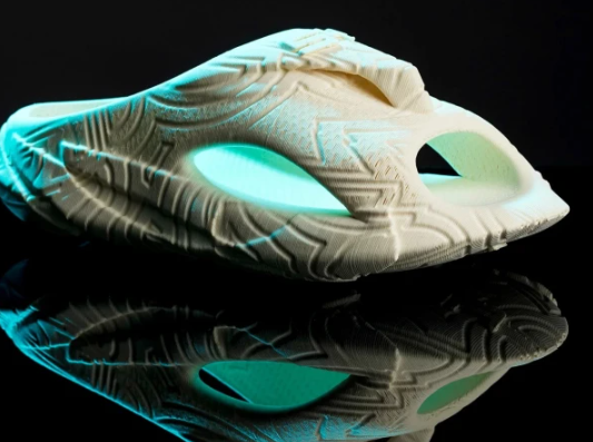 اے آئی کے تیار کردہ جوتے اب صارفین کیلئے دستیاب