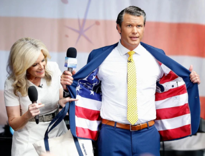 سابق ٹی وی میزبان اور تجزیہ کار پیٹ ہیگسیتھ نے امریکا کے نئے وزیر دفاع کا عہدہ سنبھال لیا