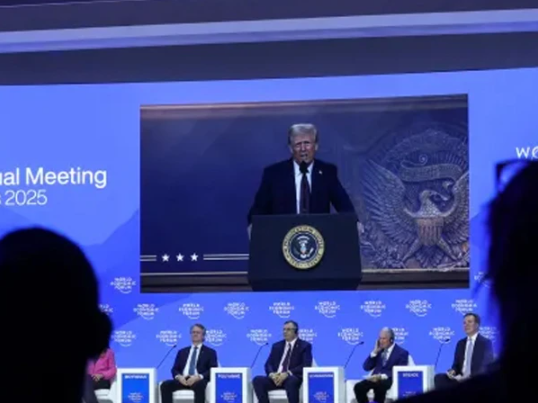 ٹرمپ کا ورلڈ اکنامک فورم میں پیغام, اپنی مصنوعات امریکا میں بنائیں یا اضافی ٹیرف کا سامنا کریں