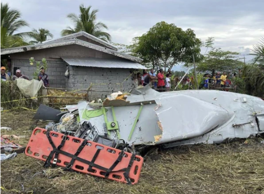 امریکی فوجی طیارہ گر کر تباہ