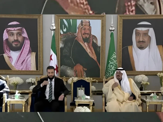 شام کے نئے صدر احمد الشرع پہلے سرکاری دورے پر سعودی عرب کے دارالحکومت ریاض پہنچ گئے