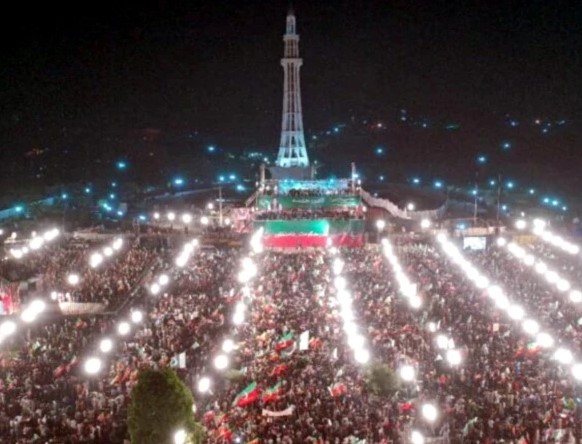 پی ٹی آئی کا 22 مارچ کو مینار پاکستان پر جلسے کی اجازت کیلئے عدالت سے رجوع