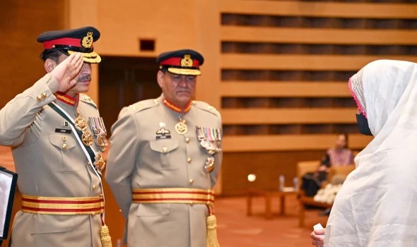 شہدا و غازی ہمارا فخر، آزادی و امن بہادر سپوتوں کی قربانی کا نتیجہ ہے، آرمی چیف