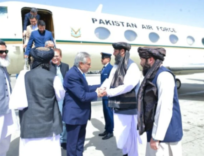 نائب وزیر اعظم اسحاق ڈار کی کابل میں افغان حکام سے اہم ملاقاتیں