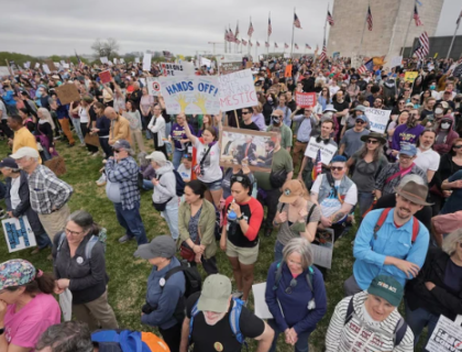 ٹرمپ حکومت کے خلاف امریکا سمیت مختلف ممالک میں احتجاجی مظاہرے