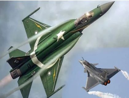 پاکستان ایئرفورس کا خوف؛ بھارتی رافیل طیارے بوکھلاہٹ کا شکار ہوکر واپس فرار