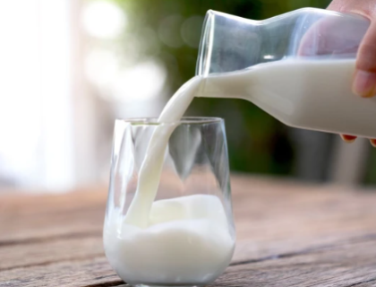 جسم کو ہائیڈریٹ کرنے کیلئے پانی سے زیادہ موثر مشروبات