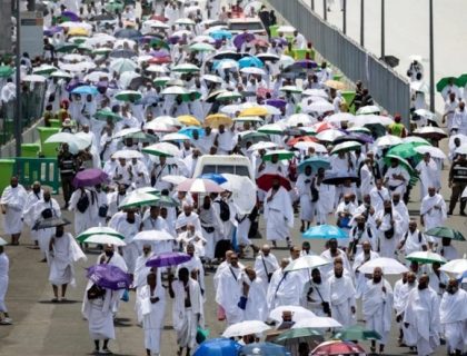 شدید گرمی؛ سعودی حکومت کی عازمین حج سے خیموں میں رہنے کی اپیل