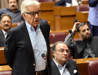 مسلم دنیا متحد نہ ہوئی تو سب کی باری آئے گی، وزیرِ دفاع