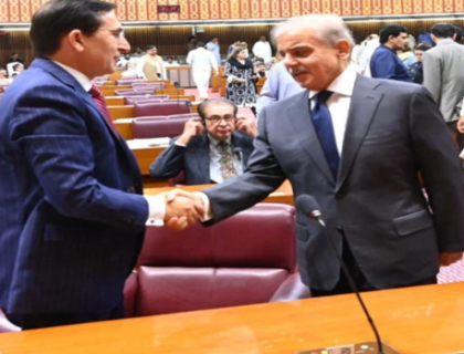 وزیر اعظم نے ایک بار پھر پی ٹی آئی کو مذاکرات کی پیشکش کردی