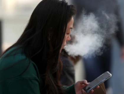 حاملہ خواتین کا ویپنگ کرنا بچے کی صحت کیلئے خطرناک قرار