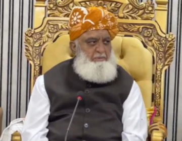 خیبرپختونخوا میں تبدیلی ترجیح ہے لیکن بوٹوں کے حضور بیٹھ کر حکومت نہیں مانگیں گے، فضل الرحمان