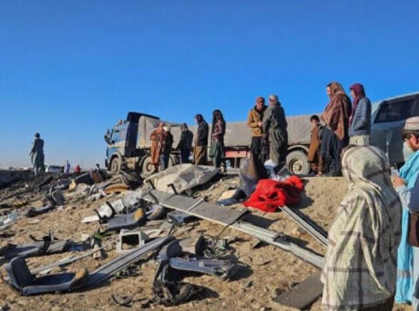 افغانستان میں قیامت خیز حادثہ، بس آگ میں جل گئی، 76 افراد ہلاک