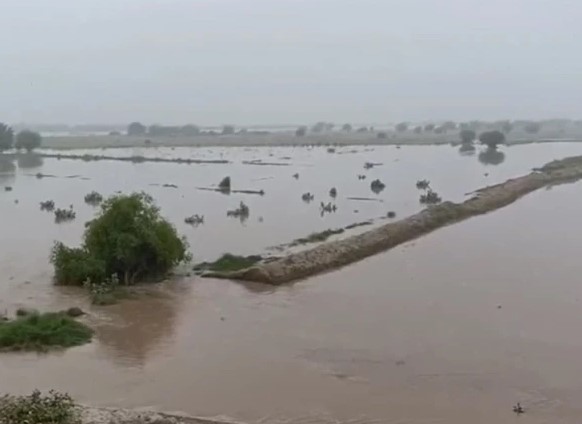 دریائے راوی، ستلج اور چناب میں سیلاب سے متعدد دیہات زیر آب
