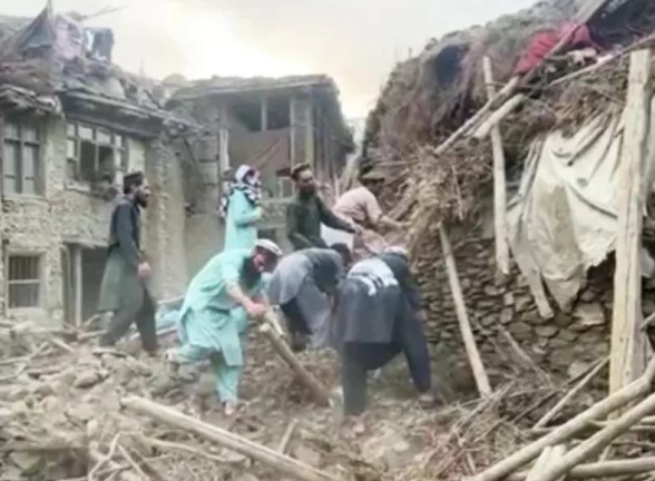 افغانستان میں قیامت خیز زلزلہ, 600 جاں بحق، سیکڑوں زخمی، کئی گاؤں صفحہ ہستی سے مٹ گئے