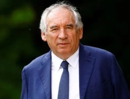 فرانسیسی وزیراعظم پارلیمنٹ سے اعتماد کا ووٹ لینے میں ناکام، حکومت تحلیل