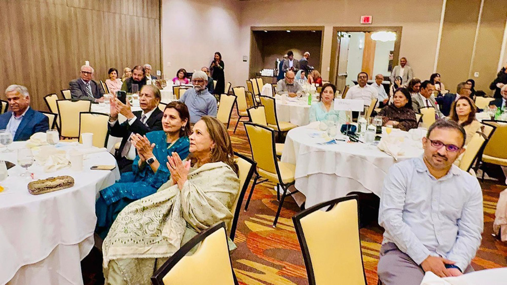 ہیوسٹن میں انجینئرنگ کے فروغ کیلئے خصوصی تقریب،پاکستانی کمیونٹی کی بھرپور شرکت،فنڈریزنگ تقریب میں پاکستانی کمیونٹی، ماہرین تعلیم اور انجینئرنگ کے شعبے سے وابستہ افراد اورUET لاہورکے فارغ التحصیل طلبہ اورماہرین تعلیم کی بھرپورشرکت،پاکستان عالمی معیار کے مقابلے میں بہت پیچھے ،اس خلا کو پُر کرنے کیلئے جدید تعلیم، تحقیق اور ٹیکنالوجی پر خصوصی توجہ دینے کی ضرورت ہے:نعمان مفتی (تقریب کی تصویری جھلکیاں)