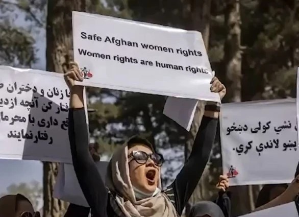 طالبان دور میں افغانستان کا تعلیمی نظام تباہ، 4 سالہ پابندی نے لاکھوں لڑکیوں کا مستقبل چھین لیا