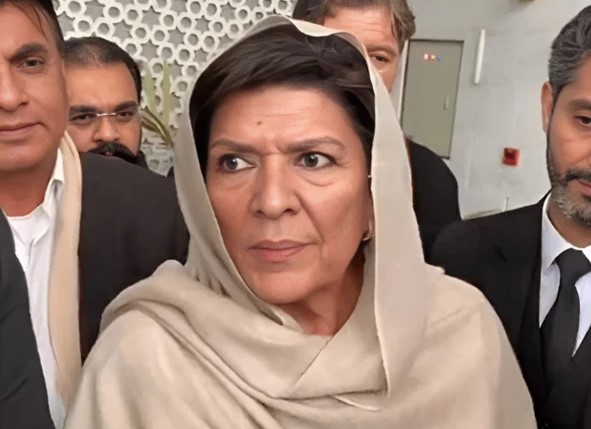 علیمہ خان کے تیسری مرتبہ ناقابل ضمانت وارنٹ جاری، گرفتار کرنے کا حکم