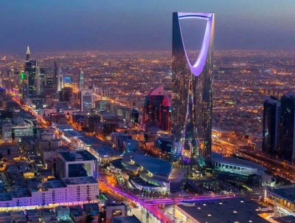 کفیل کی شرط ختم! سعودی عرب میں مستقل رہائش حاصل کرنے کا نیا قانون نافذ
