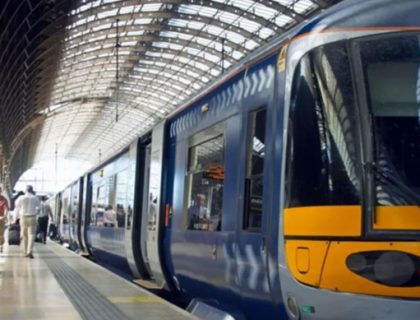 انگلینڈ میں آئندہ برس ریل کے کرائے منجمد کرنے کا اعلان