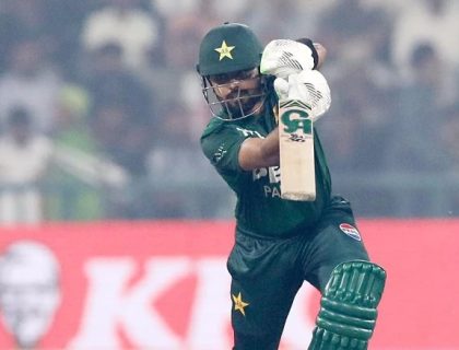 بابر اعظم کے پاس ون ڈے میں نیا ریکارڈ بنانے، کئی لیجنڈز سے آگے نکلنے کا سنہری موقع