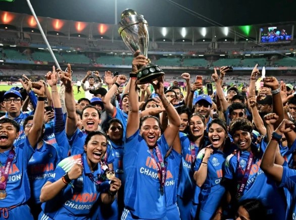 بی سی سی آئی کا ورلڈ کپ فاتح ویمنز ٹیم سے شرمناک صنفی امتیاز سامنے آگیا