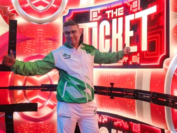 مارشل آرٹس اسٹار راشد نسیم نے بیٹی کے ہمراہ مزید تین ریکارڈ بنا ڈالے