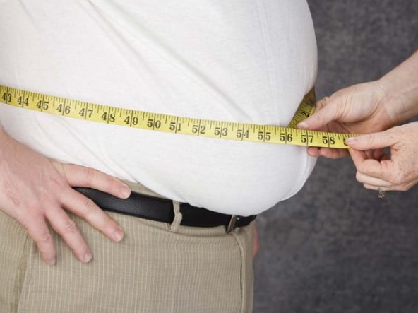 وزن کم کریں ورنہ!برطانوی کمپنی نے موٹے ملازمین کو نوکری سے نکالنے کی دھمکی دے دی