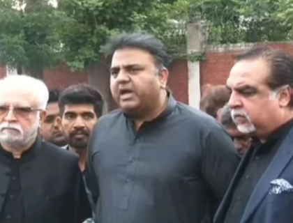 پی ٹی آئی کی سابق قیادت کا حکومتی وزرا سے ملاقاتوں کا فیصلہ