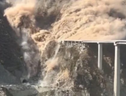 چین میں نیا تعمیر شدہ 758 میٹر طویل پل گرگیا