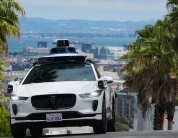 امریکا میں بغیر ڈرائیور چلنے والی ٹیکسی میں بچے کی پیدائش