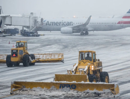 امریکا کی شمال مشرقی ریاستیں برف میں منجمد، ہزاروں پروازیں منسوخ