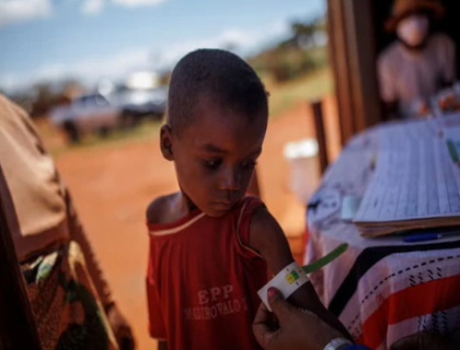 انتہائی گرمی میں رہنے والے بچوں سے متعلق تشویشناک انکشاف