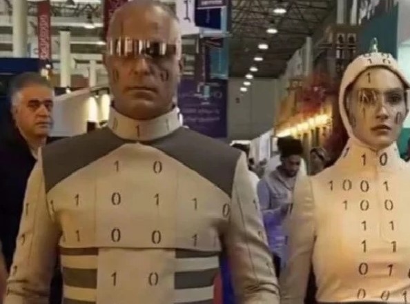 ایران میں منعقدہ نمائش میں انسان نما روبوٹس اصلی انسان نکلے