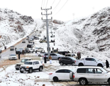 سعودی عرب میں دہائیوں بعد برفباری