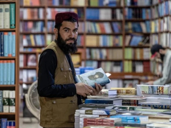 طالبان کی علم دشمنی مزید بے نقاب، سینکڑوں کتابیں اور نصاب پر پابندی