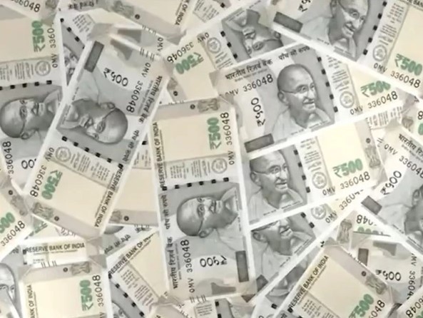غیرملکی سرمایہ کار بھارت سے بھاگنے لگے، بھارتی کرنسی تیز ترین گراوٹ کا شکار