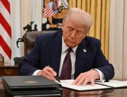 ٹرمپ انتظامیہ کی نئی سفری پابندیاں، مزید 20 ممالک کے شہری امریکا داخلے سے محروم