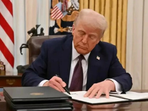 ٹرمپ انتظامیہ کی نئی سفری پابندیاں، مزید 20 ممالک کے شہری امریکا داخلے سے محروم