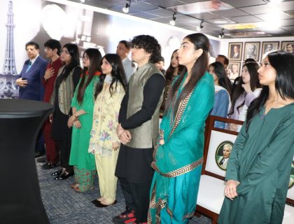 ہیوسٹن:قائد اعظم فائونڈیشن کے زیر اہتمام بانی پاکستان کی سالگرہ پر پروقار تقریب کااہتمام،تقریب کا مقصد قائداعظم کی فکر، قیادت اور انکے سنہری اصولوں ایمان، اتحاد اور نظم و ضبط کو خراجِ تحسین پیش کرنا تھا،طلبہ اور نوجوانوں نے قائداعظم کے تاریخی کردار پر روشنی ڈالی،قائداعظم کا پیغام وقت کی قید سے آزاد ہے اور آج بھی پاکستان کو درپیش چیلنجز کا حل ان ہی کے اصولوں میں پوشیدہ ہے:شرکاء کاتقریب سے خطاب