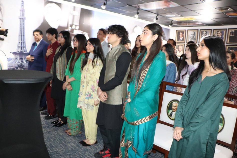 ہیوسٹن:قائد اعظم فائونڈیشن کے زیر اہتمام بانی پاکستان کی سالگرہ پر پروقار تقریب کااہتمام،تقریب کا مقصد قائداعظم کی فکر، قیادت اور انکے سنہری اصولوں ایمان، اتحاد اور نظم و ضبط کو خراجِ تحسین پیش کرنا تھا،طلبہ اور نوجوانوں نے قائداعظم کے تاریخی کردار پر روشنی ڈالی،قائداعظم کا پیغام وقت کی قید سے آزاد ہے اور آج بھی پاکستان کو درپیش چیلنجز کا حل ان ہی کے اصولوں میں پوشیدہ ہے:شرکاء کاتقریب سے خطاب