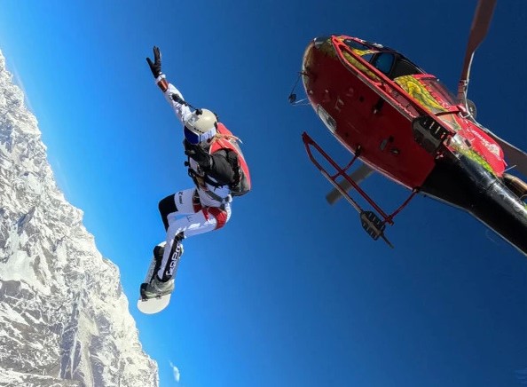 بیلاروس کی جانباز نے بلندی سے اسکائی جمپ کا ریکارڈ قائم کردیا