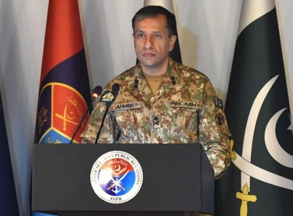 خیبرپختونخوا میں دہشتگردوں کو سازگار سیاسی ماحول فراہم کیا جاتا ہے، ڈی جی آئی ایس پی آر