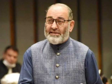 سابق سینیٹر مشتاق احمد نے نئی سیاسی جماعت کے قیام کا اعلان کردیا